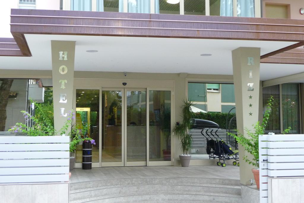 Hotel Riz แชร์เวีย ภายนอก รูปภาพ